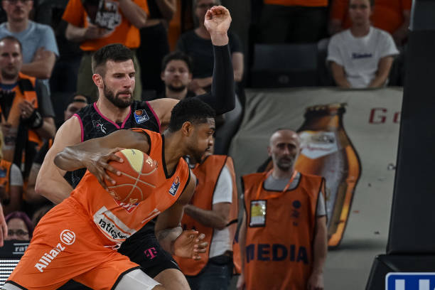 的大块头 的大块头