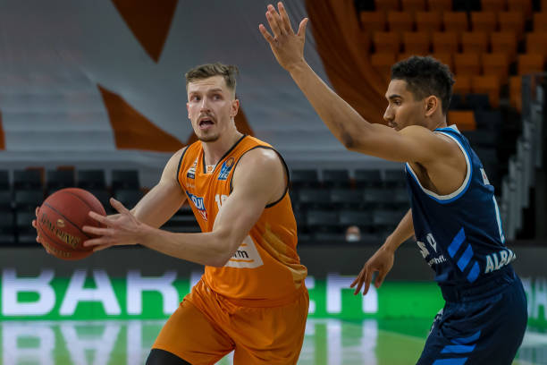 场面紧张 场面紧张