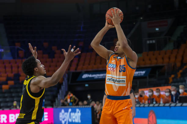 出惊人的韧 出惊人的韧