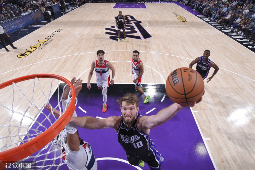 他送出一记 他送出一记